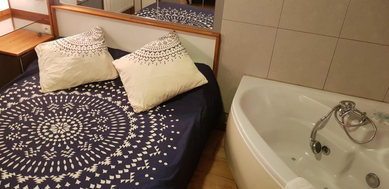 Hotel Eco Logis Espace Bellevue Semeac Ngoại thất bức ảnh