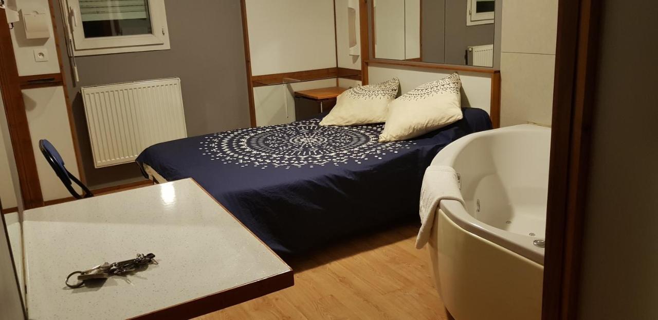 Hotel Eco Logis Espace Bellevue Semeac Ngoại thất bức ảnh